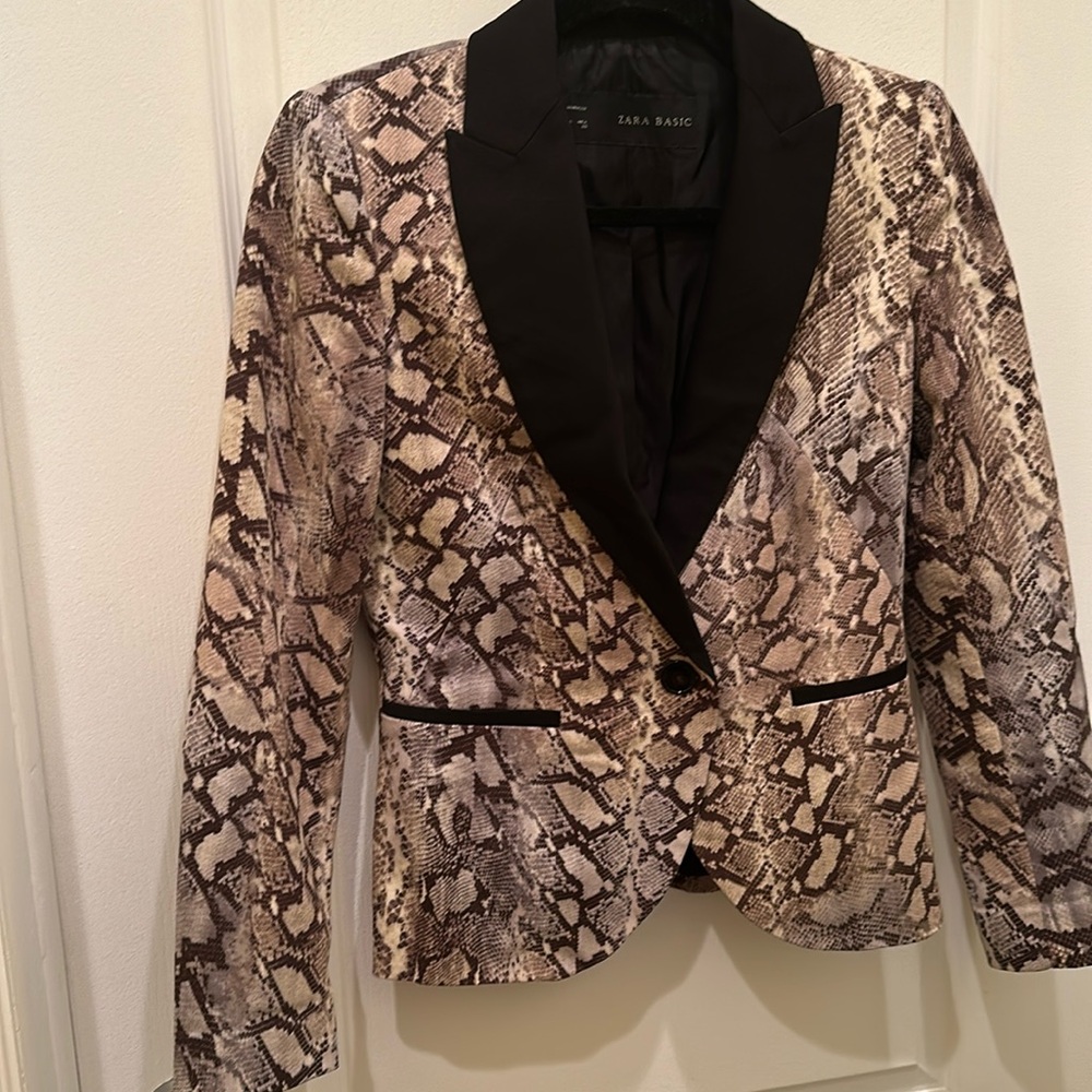 ZARA One Button Snakeskin Print Blazer Sz Small (fits more like XS)